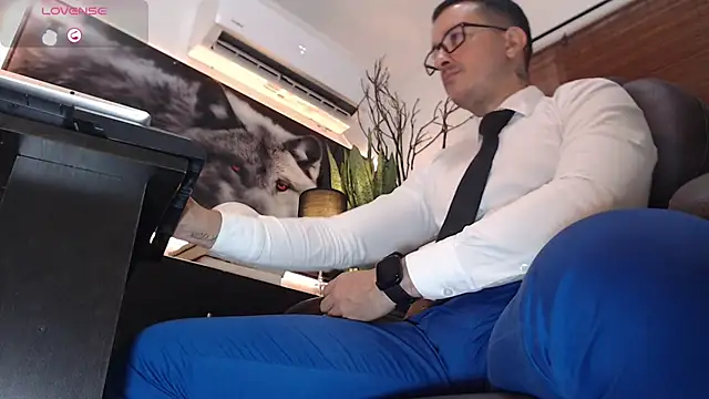 Snapshot of randyluke chatting on 01/10/25, 10:06 randyluke online show from 01/10/25, 10:06