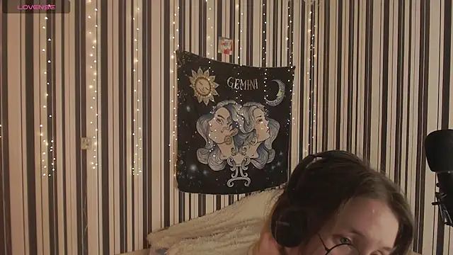  Hanna Moon  online show from 10/07/25, 06:27