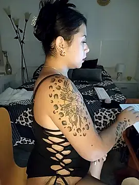 little susie online show from 11/19/25, 09:20