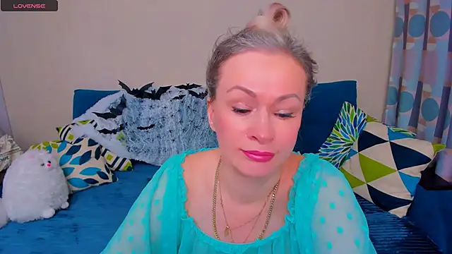 EllenMoore online show from 10/29/25, 03:09