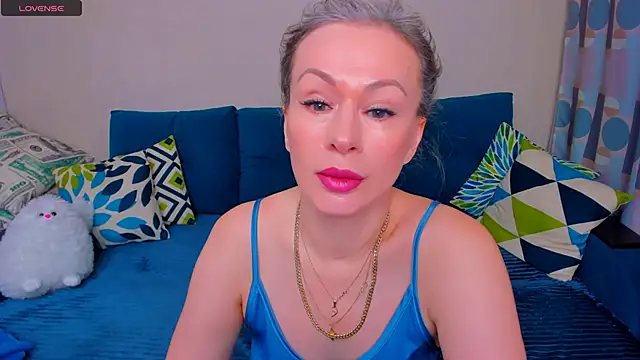 EllenMoore online show from 11/04/25, 03:05