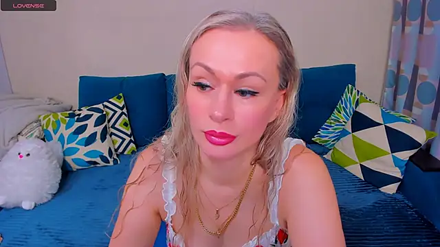 EllenMoore online show from 11/05/25, 03:06