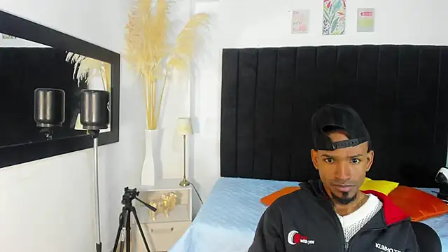anhtony wayans online show from 11/05/25, 12:32