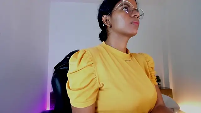 Ellie Alves online show from 03/18/25, 01:20