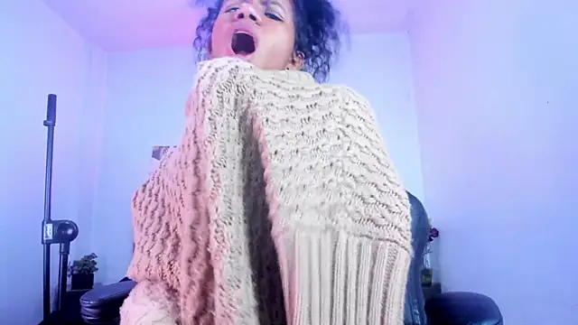 Ellie Alves online show from 11/19/25, 02:39