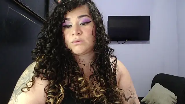 Snapshot of ANGELIQUE_KLANE chatting on 02/04/25, 11:38 ANGELIQUE KLANE online show from 02/04/25, 11:38