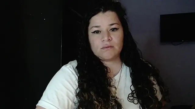 Snapshot of ANGELIQUE_KLANE chatting on 02/21/25, 07:01 ANGELIQUE KLANE online show from 02/21/25, 07:01