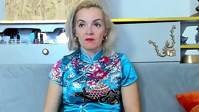 Snapshot of KateConner chatting on 11/10/25, 06:51 KateConner online show from 11/10/25, 06:51