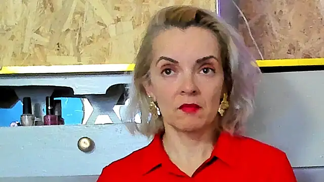 Snapshot of KateConner chatting on 11/26/25, 11:28 KateConner online show from 11/26/25, 11:28