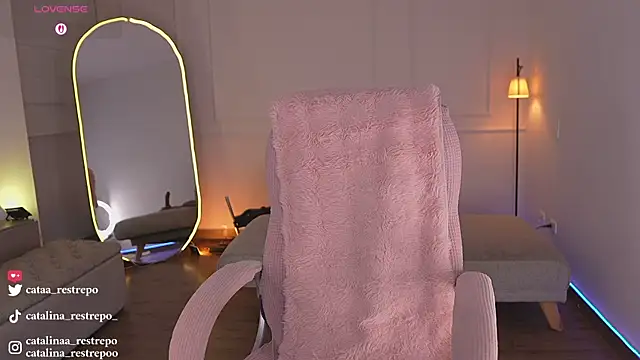 Snapshot of CATALINA_RESTREPO chatting on 10/10/25, 01:59 CATALINA RESTREPO online show from 10/10/25, 01:59