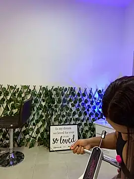 Snapshot of Fancyxlove chatting on 03/05/25, 01:28 Fancyxlove online show from 03/05/25, 01:28