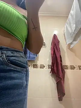 Snapshot of Fancyxlove chatting on 11/06/25, 12:39 Fancyxlove online show from 11/06/25, 12:39