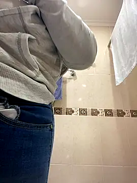 Snapshot of Fancyxlove chatting on 11/12/25, 12:38 Fancyxlove online show from 11/12/25, 12:38