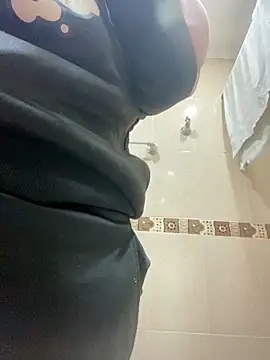 Snapshot of Fancyxlove chatting on 11/15/25, 12:34 Fancyxlove online show from 11/15/25, 12:34