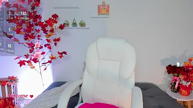 Snapshot of SophieHunt chatting on 12/19/24, 10:32 SophieHunt online show from 12/19/24, 10:32