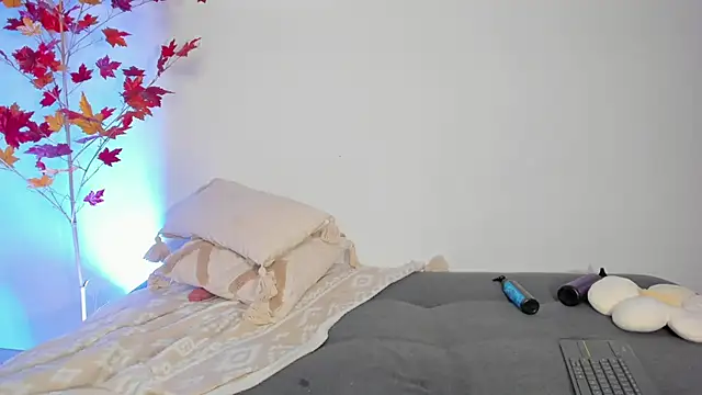 Snapshot of SophieHunt chatting on 02/11/25, 11:33 SophieHunt online show from 02/11/25, 11:33