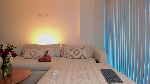 Snapshot of SophieHunt chatting on 10/25/25, 10:26 SophieHunt online show from 10/25/25, 10:26