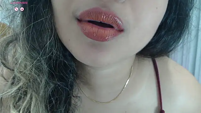 Snapshot of _neesha_414_ chatting on 10/03/25, 07:00 neesha 414 online show from 10/03/25, 07:00