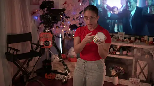 Nikki Torres online show from 11/04/25, 02:21