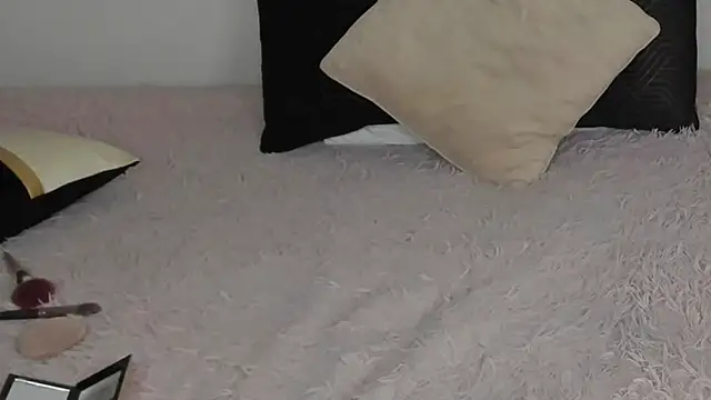 KrissLoona online show from 09/23/25, 04:15