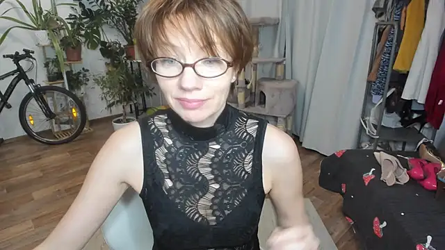 Snapshot of Constancia_pure chatting on 02/09/25, 06:58 Constancia pure online show from 02/09/25, 06:58