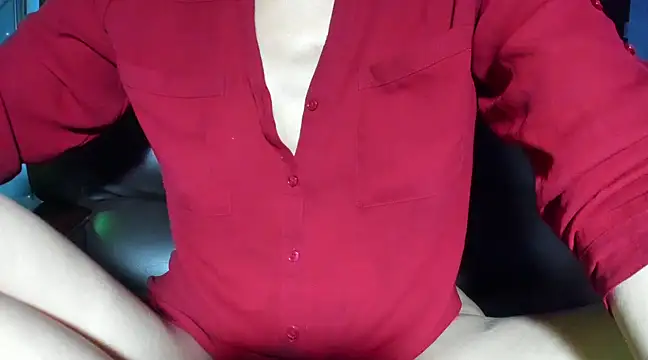 Snapshot of Angelchezcka chatting on 01/12/25, 04:18 Angelchezcka online show from 01/12/25, 04:18