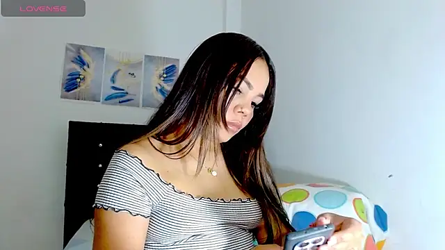 Kylie loveee online show from 10/22/25, 01:39