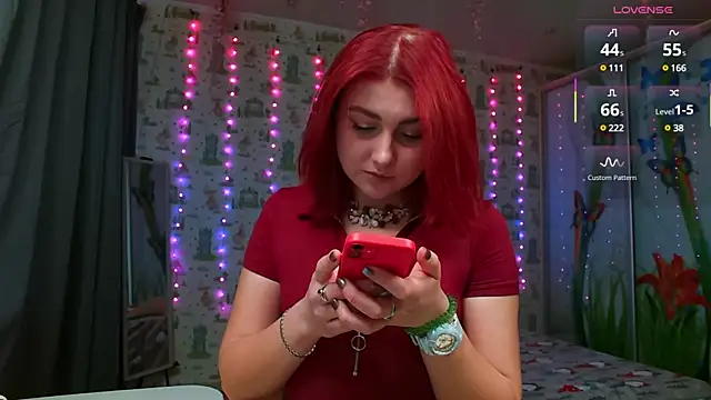 Snapshot of SmokyRose chatting on 02/06/25, 11:32 SmokyRose online show from 02/06/25, 11:32