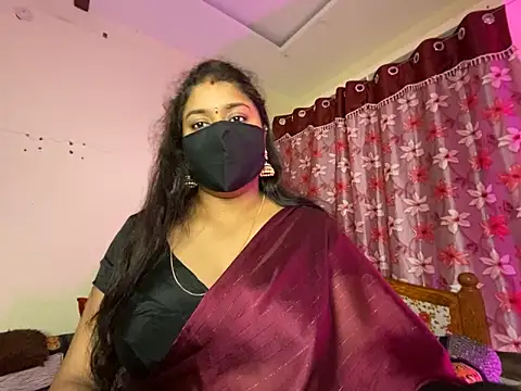 Snapshot of Love_4Sex chatting on 10/10/25, 05:06 Love 4Sex online show from 10/10/25, 05:06