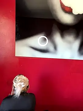 Snapshot of LittleMissEeve chatting on 10/24/25, 06:37 LittleMissEeve online show from 10/24/25, 06:37