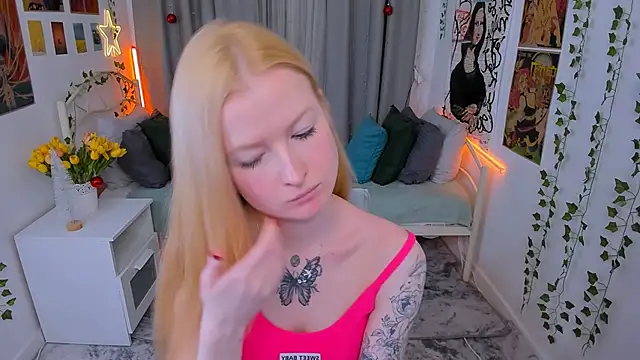 Laly Peach online show from 12/22/24, 11:33