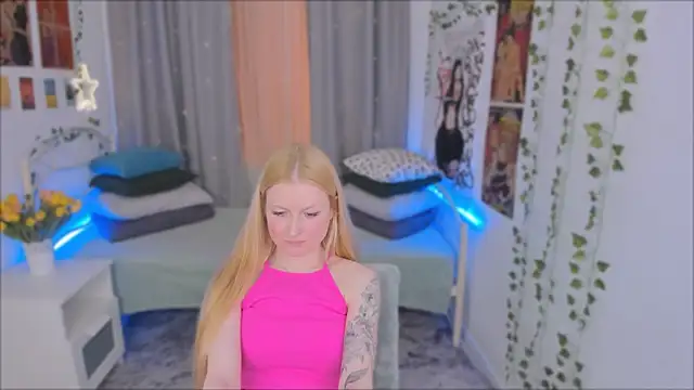 Laly Peach online show from 01/12/25, 06:59