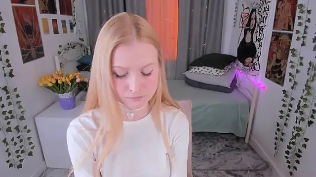 Laly Peach online show from 02/23/25, 04:13