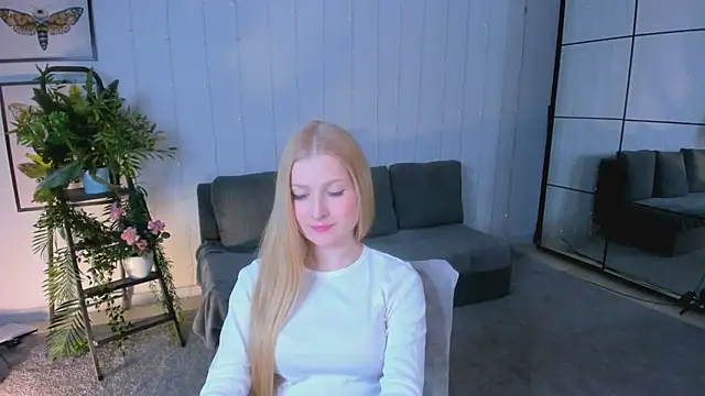 Laly Peach online show from 02/24/25, 04:15