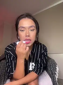 Snapshot of Samispank chatting on 12/10/24, 08:05 Samispank online show from 12/10/24, 08:05