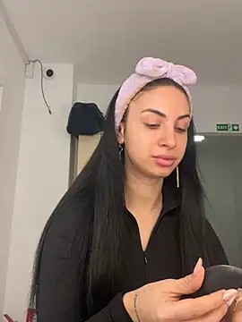 Snapshot of MeganHopeX chatting on 12/10/24, 05:39 MeganHopeX online show from 12/10/24, 05:39