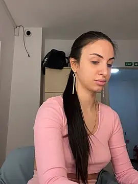 Snapshot of MeganHopeX chatting on 12/18/24, 06:32 MeganHopeX online show from 12/18/24, 06:32