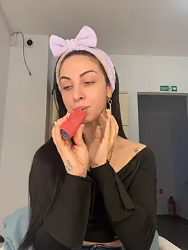 Snapshot of MeganHopeX chatting on 02/01/25, 08:08 MeganHopeX online show from 02/01/25, 08:08