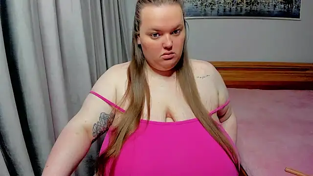 Snapshot of _MarryGirl_ chatting on 10/02/25, 01:40 MarryGirl online show from 10/02/25, 01:40