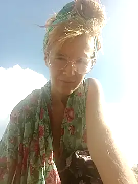 Luna-Natural online show from 01/27/25, 02:13