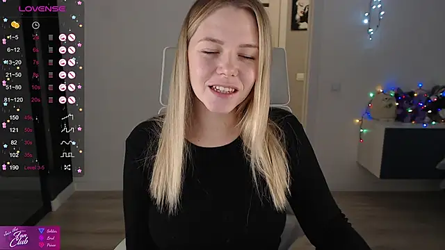 Snapshot of Emma_Bryan chatting on 12/11/24, 10:58 Emma Bryan online show from 12/11/24, 10:58