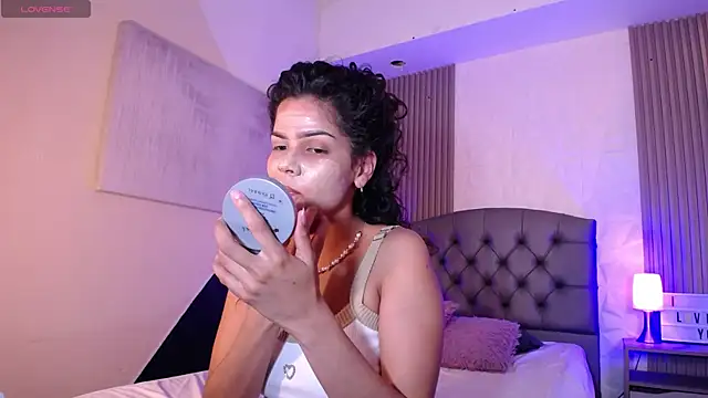 Snapshot of ximena_diaz chatting on 02/06/25, 07:40 ximena diaz online show from 02/06/25, 07:40