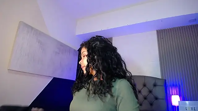 Snapshot of ximena_diaz chatting on 03/17/25, 09:34 ximena diaz online show from 03/17/25, 09:34
