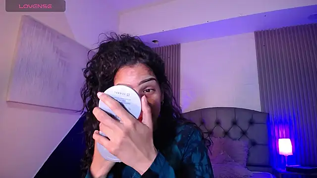 Snapshot of ximena_diaz chatting on 03/21/25, 07:57 ximena diaz online show from 03/21/25, 07:57