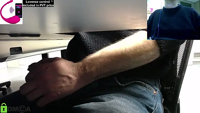 Snapshot of pliko chatting on 12/09/24, 02:39 pliko online show from 12/09/24, 02:39