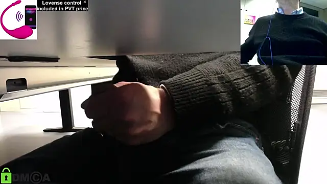 Snapshot of pliko chatting on 12/16/24, 03:54 pliko online show from 12/16/24, 03:54