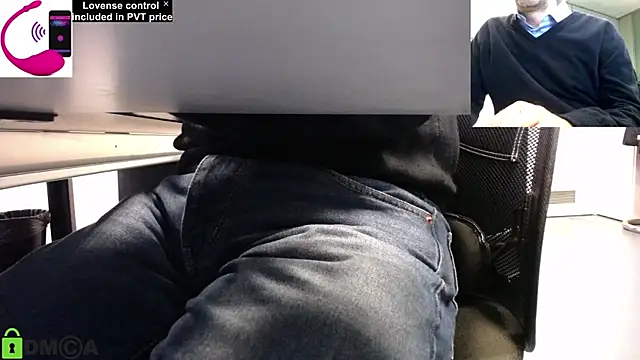 Snapshot of pliko chatting on 02/25/25, 11:08 pliko online show from 02/25/25, 11:08