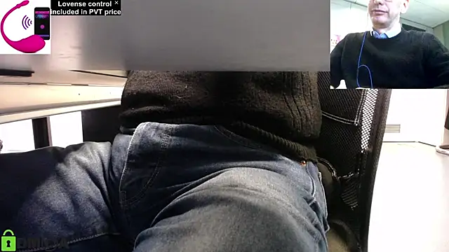 Snapshot of pliko chatting on 02/27/25, 09:43 pliko online show from 02/27/25, 09:43