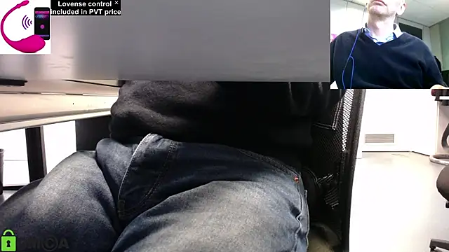 Snapshot of pliko chatting on 02/28/25, 08:53 pliko online show from 02/28/25, 08:53