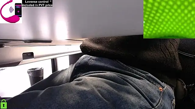 Snapshot of pliko chatting on 03/03/25, 11:22 pliko online show from 03/03/25, 11:22